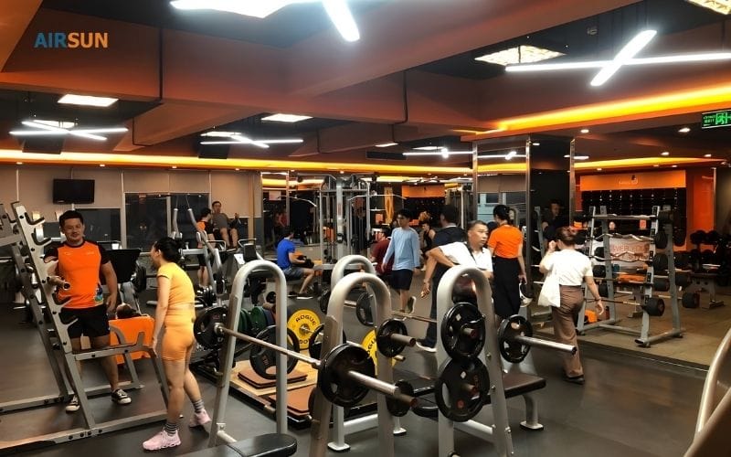 Tập luyện mệt mỏi trong không gian kín