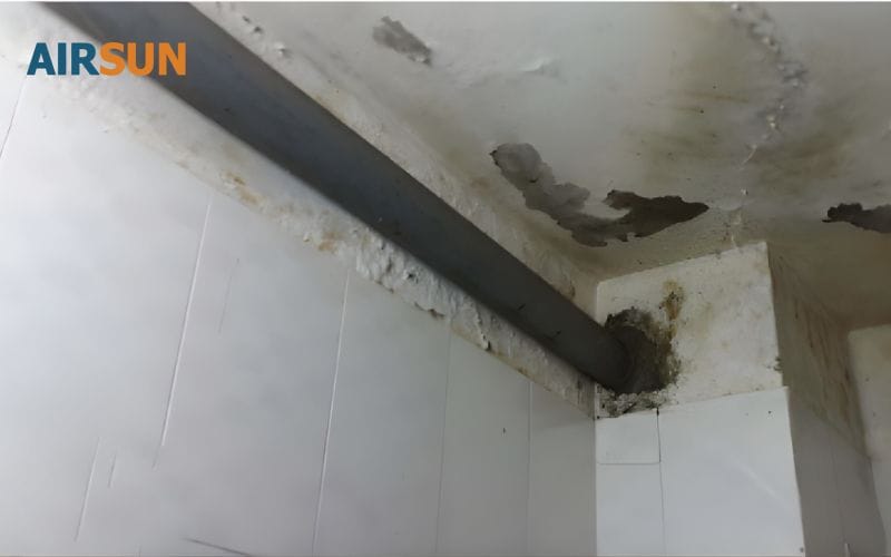 Ẩm thấp, thấm dột gây chập điện máy