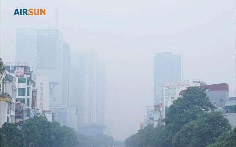 Dù đêm hay ngày cũng không làm mờ đi màn sương bụi